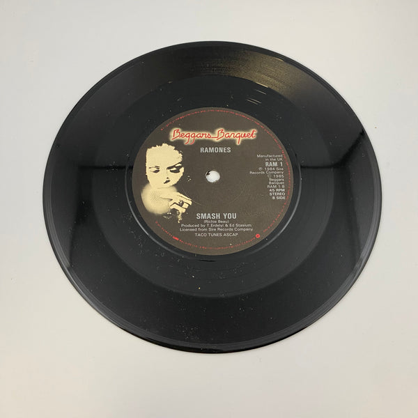 Ramones – Chasing The Night / Howling At The Moon (Sha-La-La) USED 7" Vinyl VG+/VG+