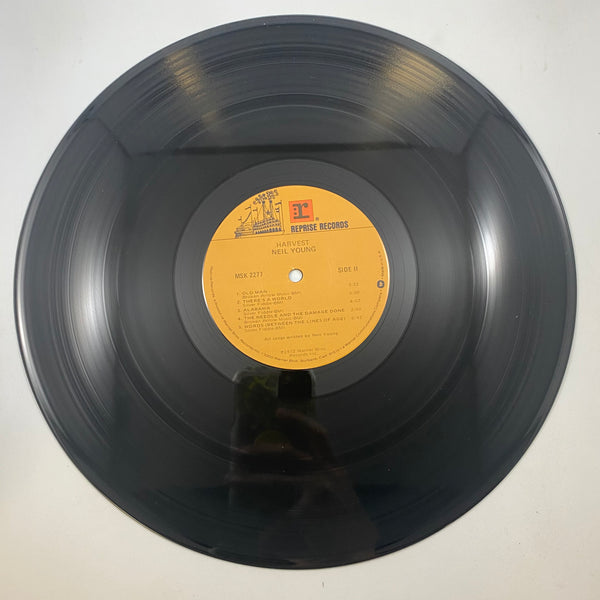 Neil Young – Harvest LP USED Vinyl NM/NM