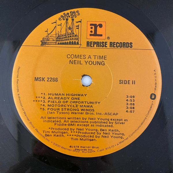 Used Vinyl Neil Young – Comes A Time LP USED VG++/VG+ J031223-14