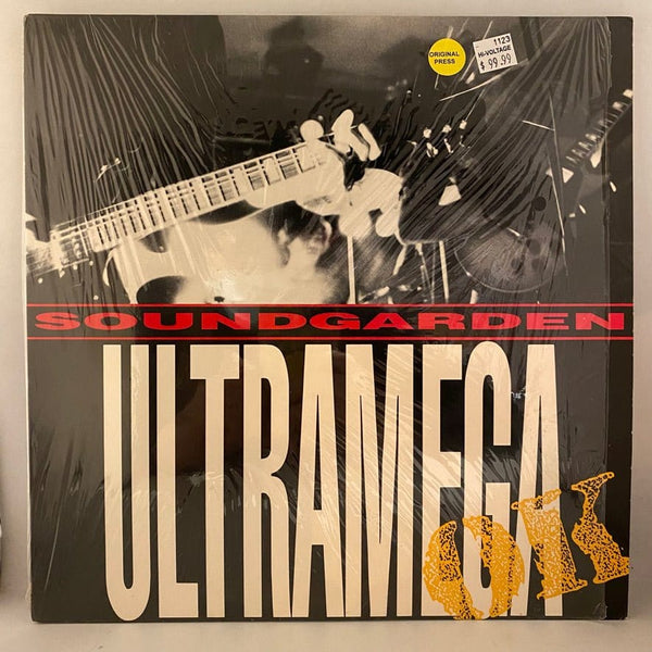Used Vinyl Soundgarden – Ultramega OK LP USED VG+/VG++ Original Pressing J120123-13